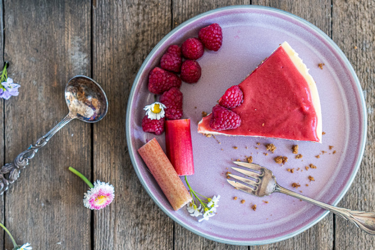 Frühlingsliebling - Rhabarber-Cheesecake - mitliebezurtorte Frühlingsliebling - Rhabarber-Cheesecake - mitliebezurtorte